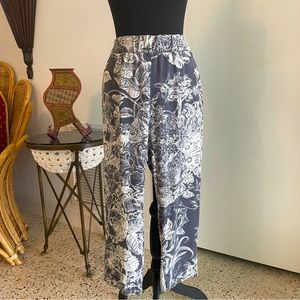 ANN TAYLOR LOFT Petite Charcoal Gray and Light Cream Print Slacks! Like new. Sm